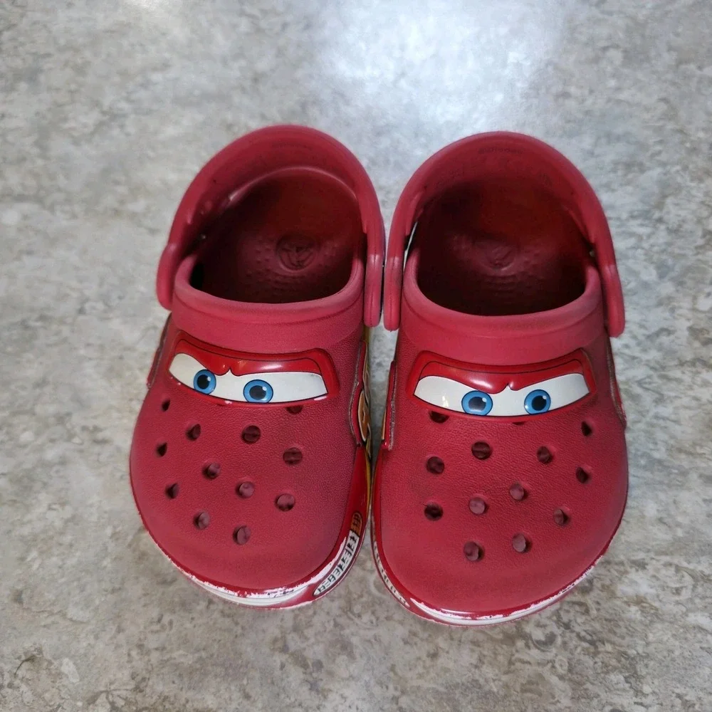 Crocs Lightning McQueen Red Disney and Pixar Cars Kids Clog Size C6 *No Lights.